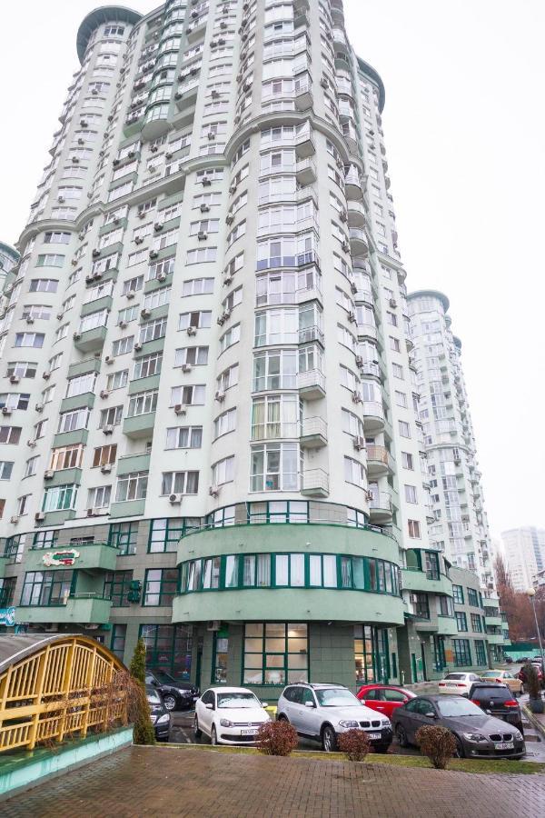Navit Luxury Apartments With Breakfast Near The Railway Station, The City Center And The Park Киев Экстерьер фото