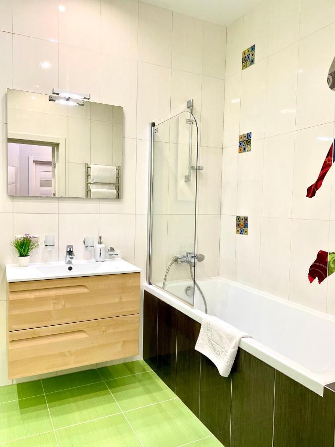 Navit Luxury Apartments With Breakfast Near The Railway Station, The City Center And The Park Киев Экстерьер фото