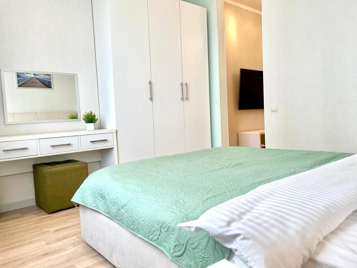 Navit Luxury Apartments With Breakfast Near The Railway Station, The City Center And The Park Киев Экстерьер фото