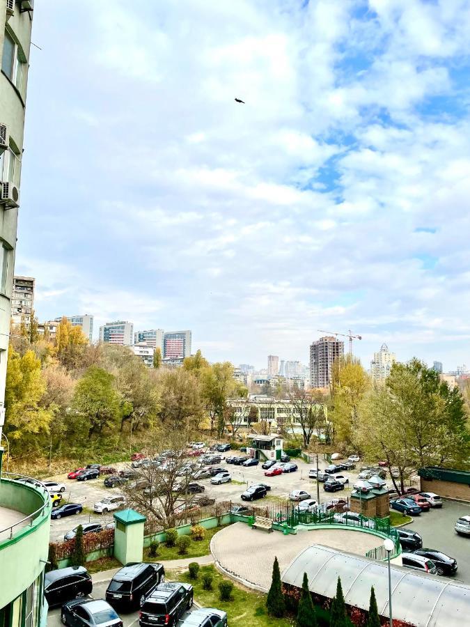 Navit Luxury Apartments With Breakfast Near The Railway Station, The City Center And The Park Киев Экстерьер фото