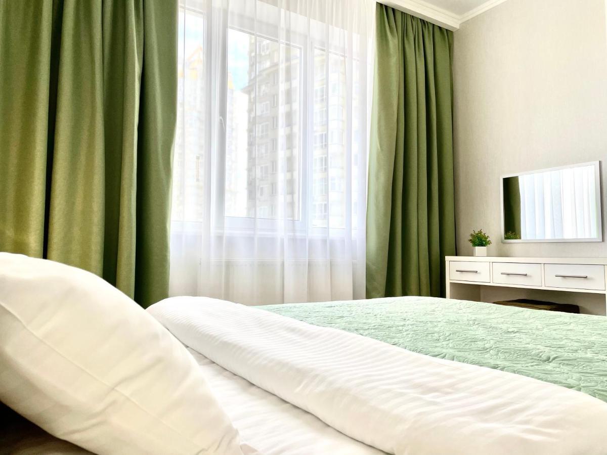 Navit Luxury Apartments With Breakfast Near The Railway Station, The City Center And The Park Киев Экстерьер фото