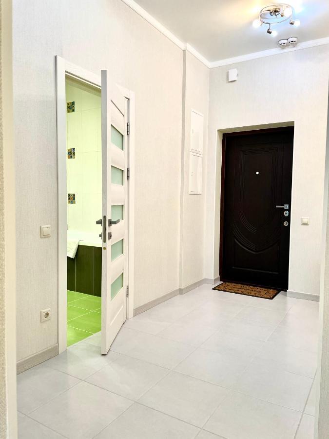 Navit Luxury Apartments With Breakfast Near The Railway Station, The City Center And The Park Киев Экстерьер фото