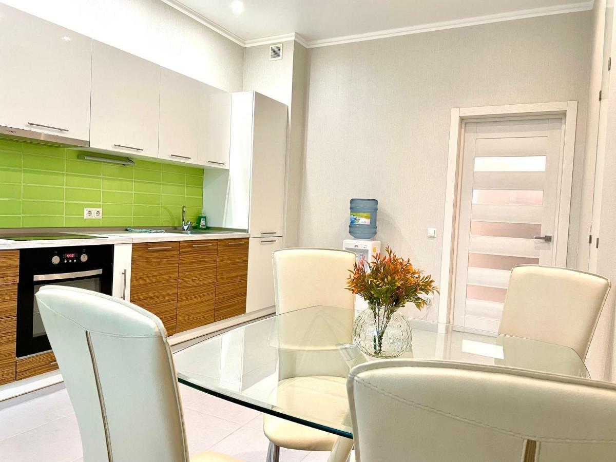 Navit Luxury Apartments With Breakfast Near The Railway Station, The City Center And The Park Киев Экстерьер фото